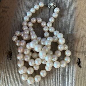 Elegant Cream Pearl Necklace